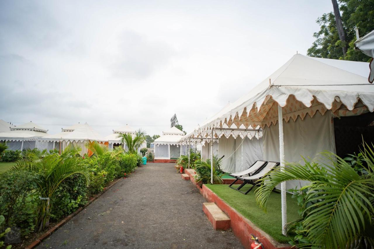 Unity Holiday Tent City Kevadia ภายนอก รูปภาพ